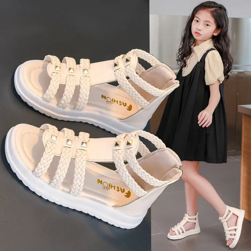 Summer Girls Sandals 2026 New Design Girls Soft Soled Lightweight Shoe Fashionable Girl Anti Slip Versatile Casual Summer Sandal