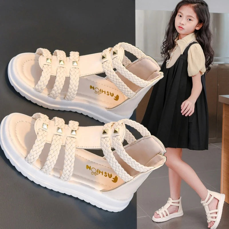 Summer Girls Sandals 2026 New Design Girls Soft Soled Lightweight Shoe Fashionable Girl Anti Slip Versatile Casual Summer Sandal