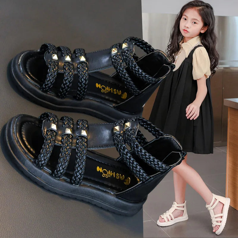 Summer Girls Sandals 2026 New Design Girls Soft Soled Lightweight Shoe Fashionable Girl Anti Slip Versatile Casual Summer Sandal
